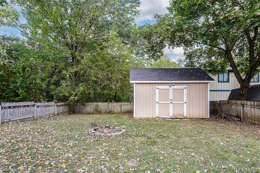 7565 Ore Lake Road, Brighton, MI 48116 — Photo 23