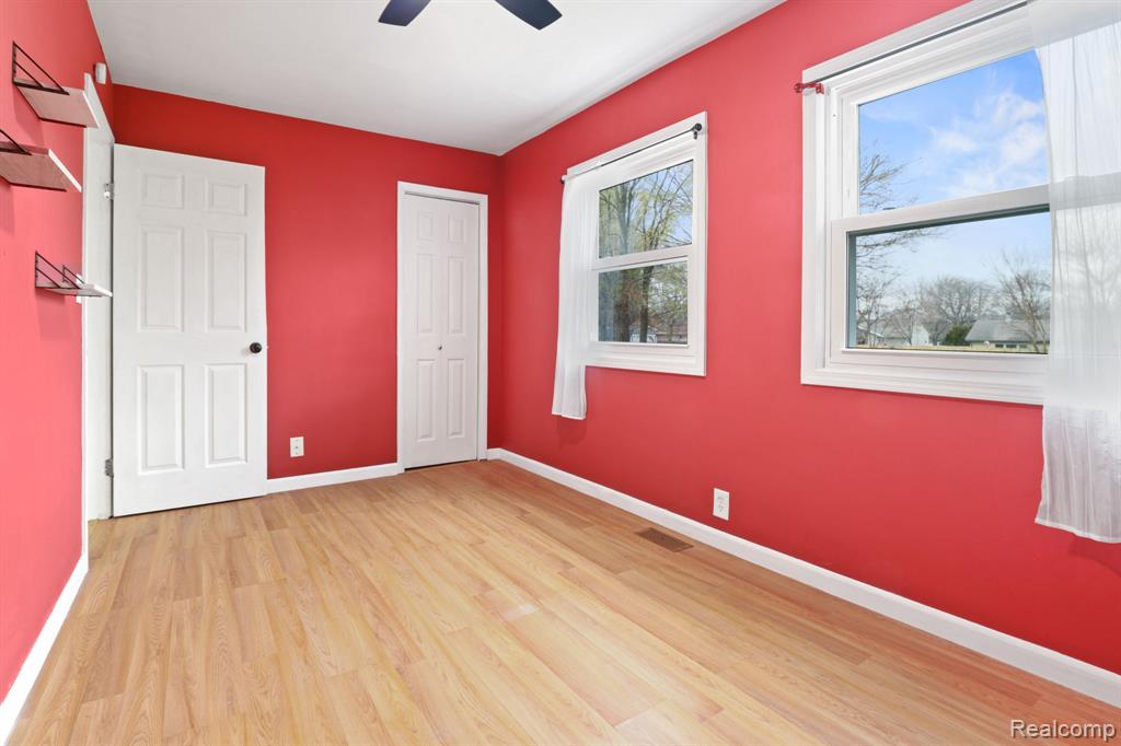 6077 Crown Point, Flint, MI 48506 — Photo 11