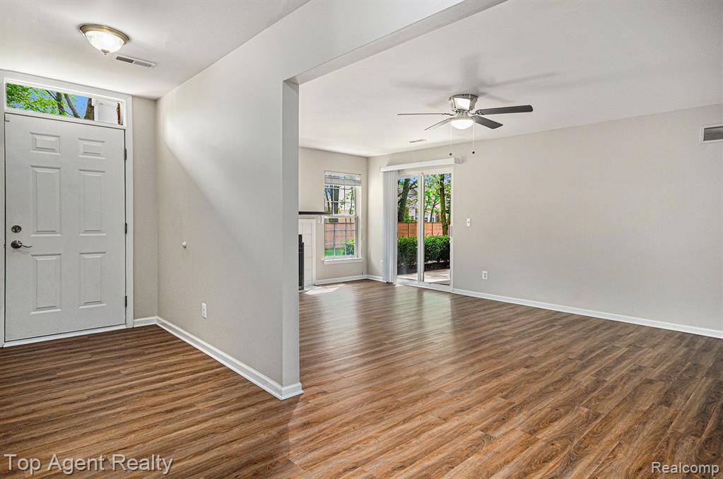 4184 Berkshire Drive, Sterling Heights, MI 48314 — Photo 3