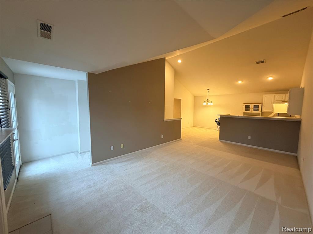 714 OLDE ENGLISH Circle, Unit 30, Howell, MI 48855 — Photo 6