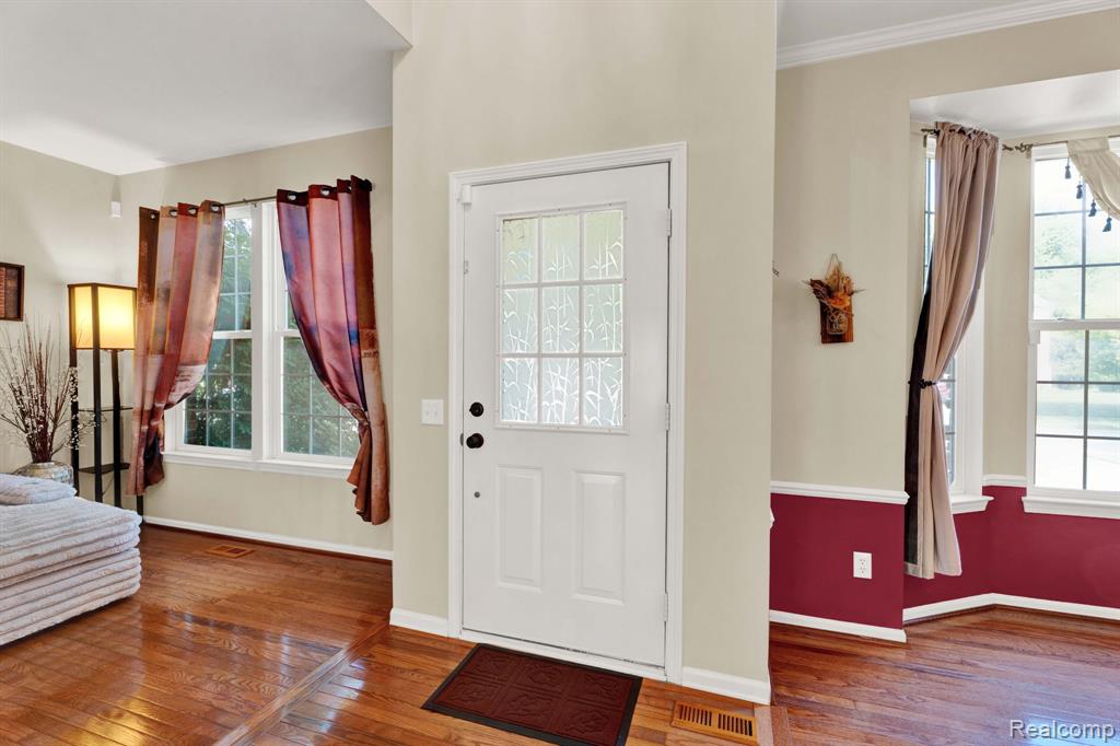 8155 Parkside Drive, Westland, MI — Photo 6