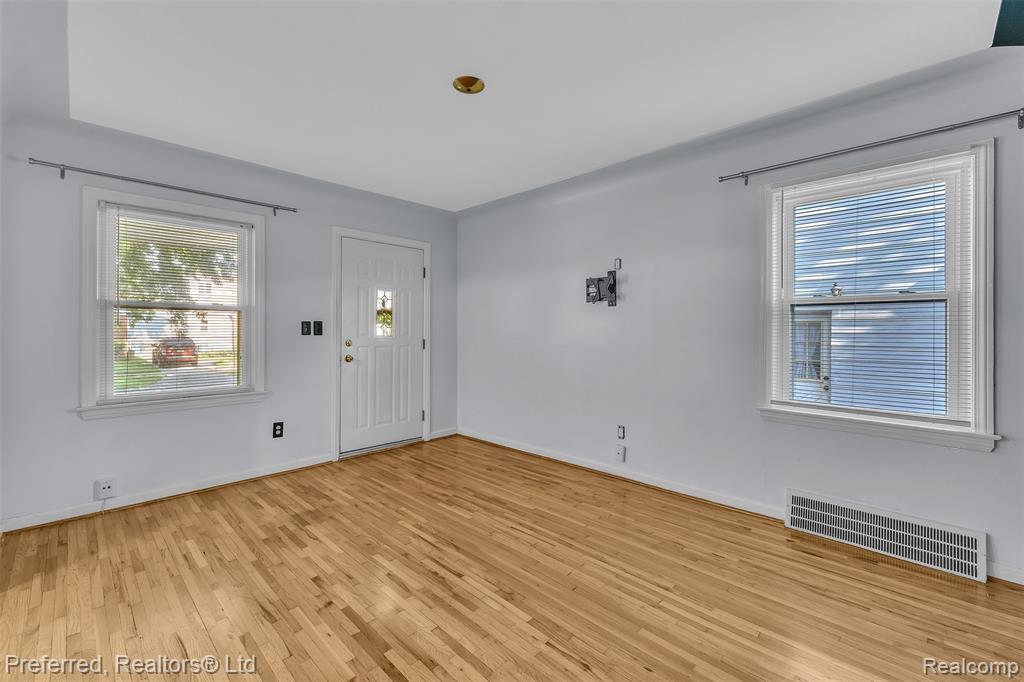 9624 Columbia, Redford, MI 48239 — Photo 7