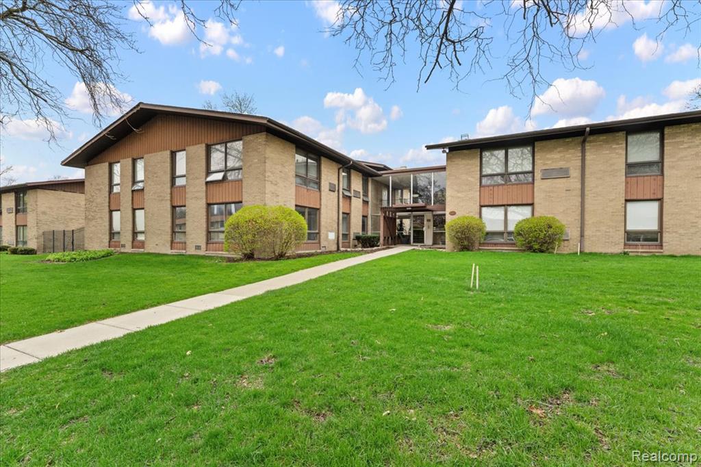 1545 CHERBONEAU, Detroit, MI 48207
