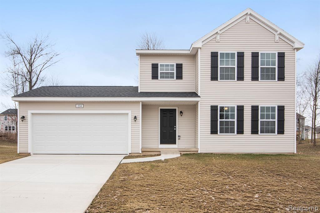 8181 Moonlight Creek Lane, Fowlerville, MI 48836 — front exterior