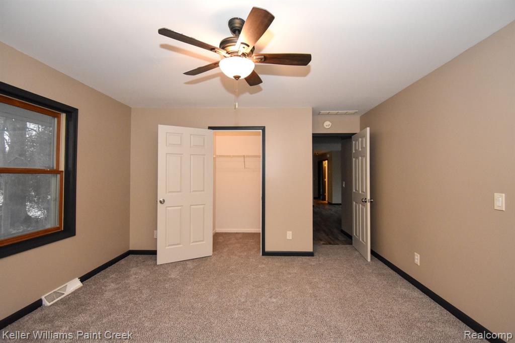 10110 SMITHS CREEK Road, Wales, MI — Photo 17