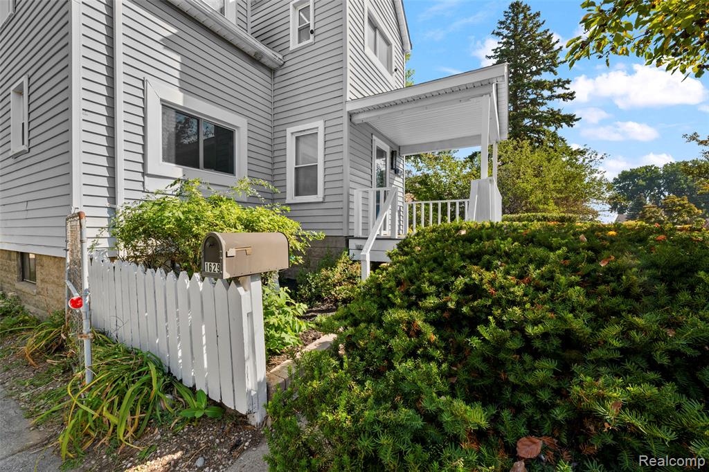 1629 E Elza Avenue, Hazel Park, MI 48030 — Photo 4