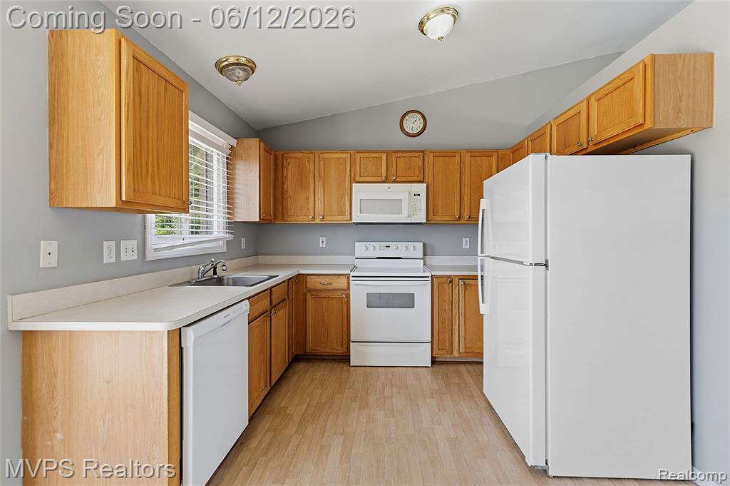 21618 Sue Ellen Drive, Macomb, MI 48044 — Photo 7