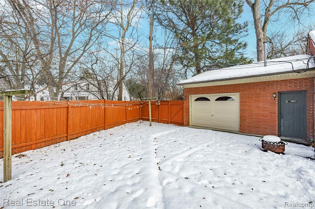 28615 Bloomfield Drive, Lathrup Village, MI 48076 — Photo 52