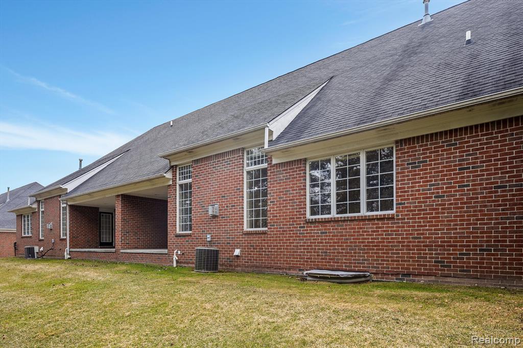 758 SEABISCUIT Drive, Troy, MI 48084 — Photo 43