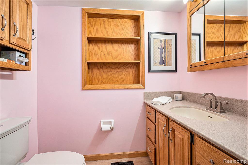 5203 SUNLYN Street, Grand Blanc, MI 48439 — Photo 10