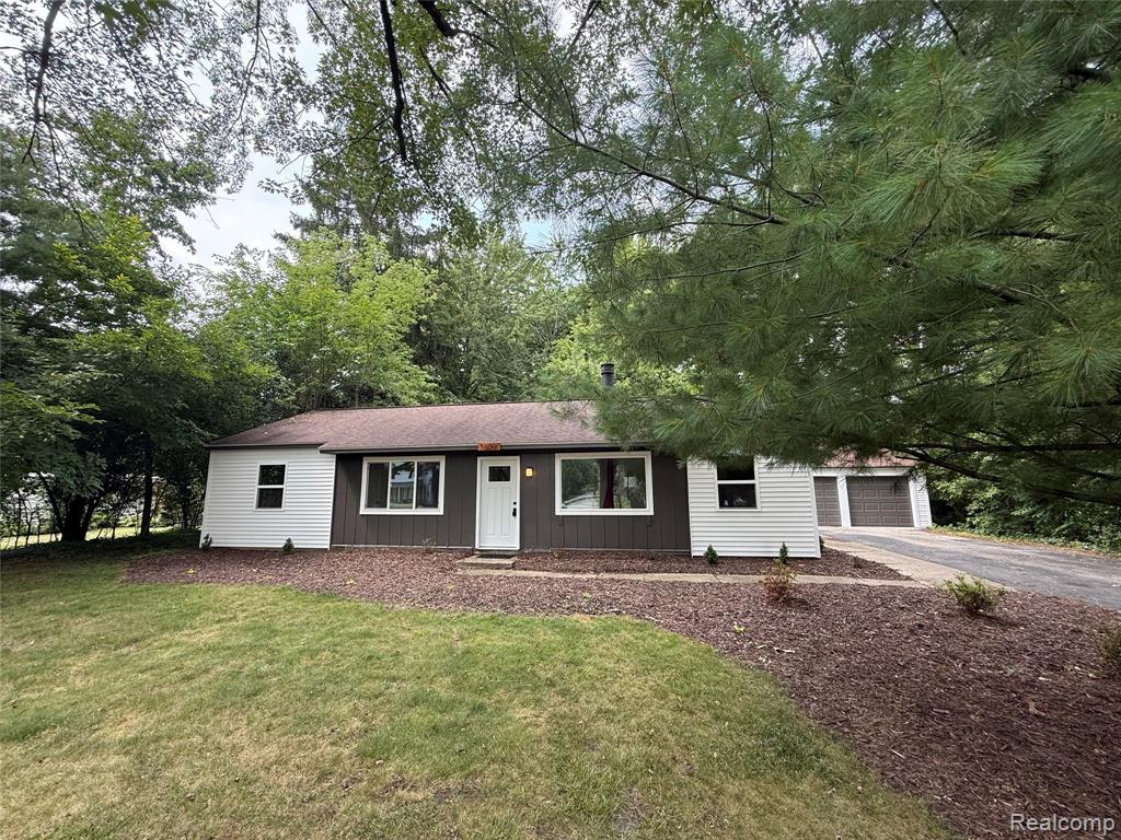 1609 Gilcrest Avenue, East Lansing, MI 48823