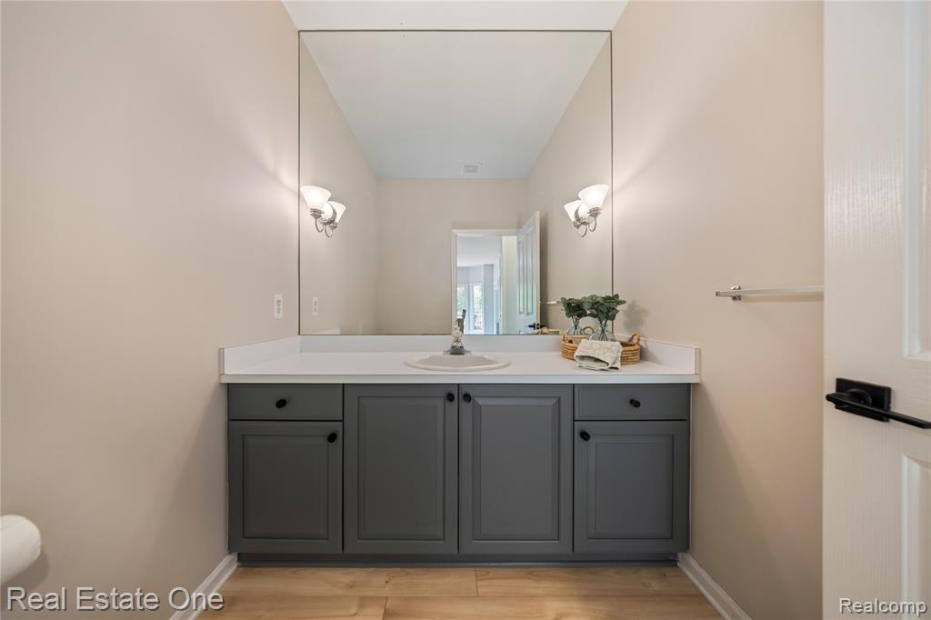 6210 Orchard Woods Drive, West Bloomfield, MI 48324 — Photo 26