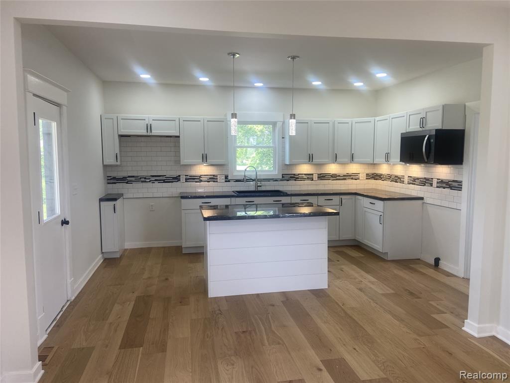 7977 N Portsmouth Road, Bay City, MI 48708 — Photo 11