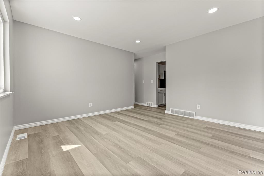29940 Bock Street, Garden City, MI — Photo 20