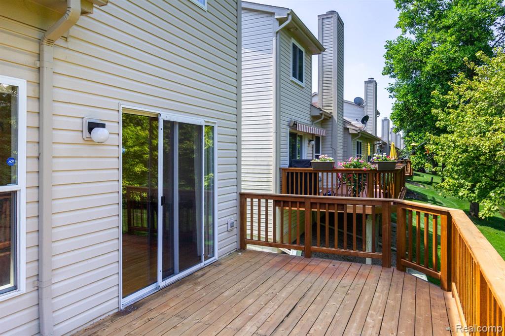 487 N Oak Drive, Commerce Twp, MI 48390 — Photo 47