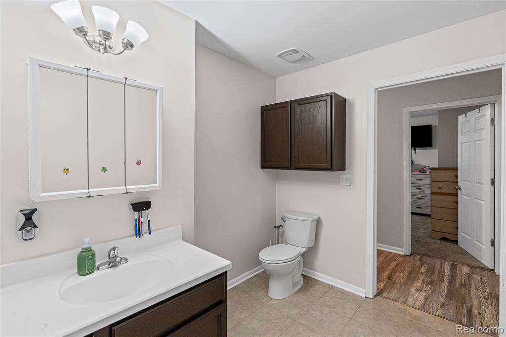 470 E Wood Street, Flint, MI 48503 — Photo 27