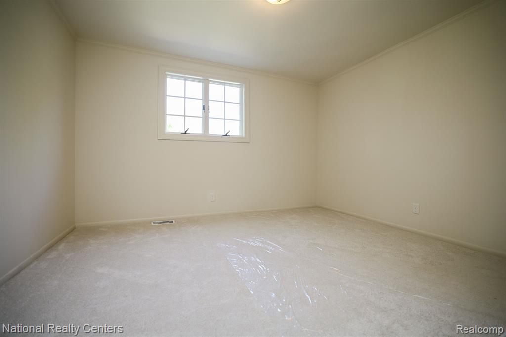 6050 UPPER STRAITS Boulevard, West Bloomfield, MI 48324 — Photo 30