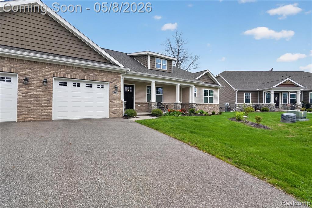 5847 Scenic Bluff Drive, 28, Brighton, MI 48116 — Photo 3