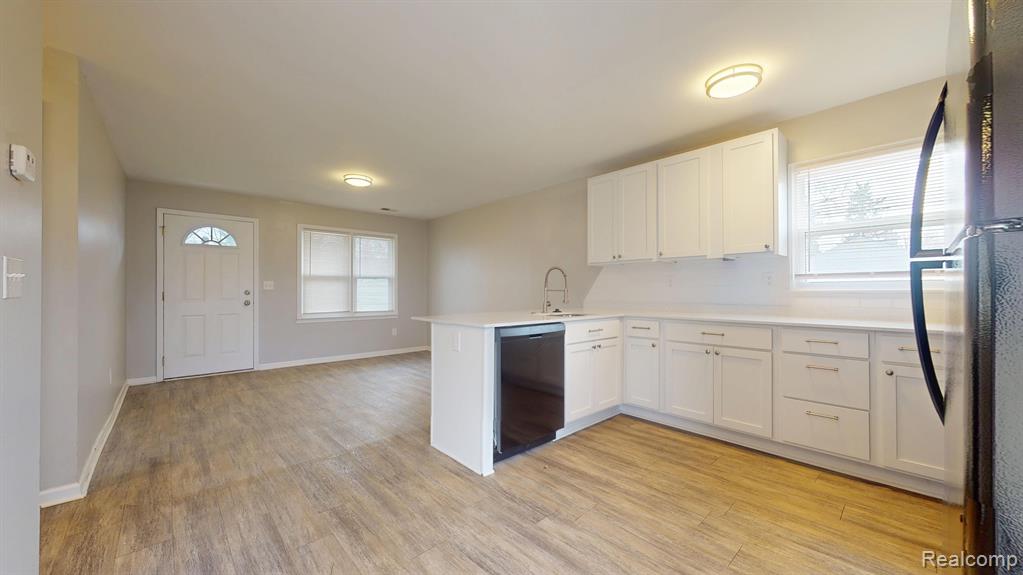 769 PALMER Drive, Pontiac, MI 48342 — Photo 4