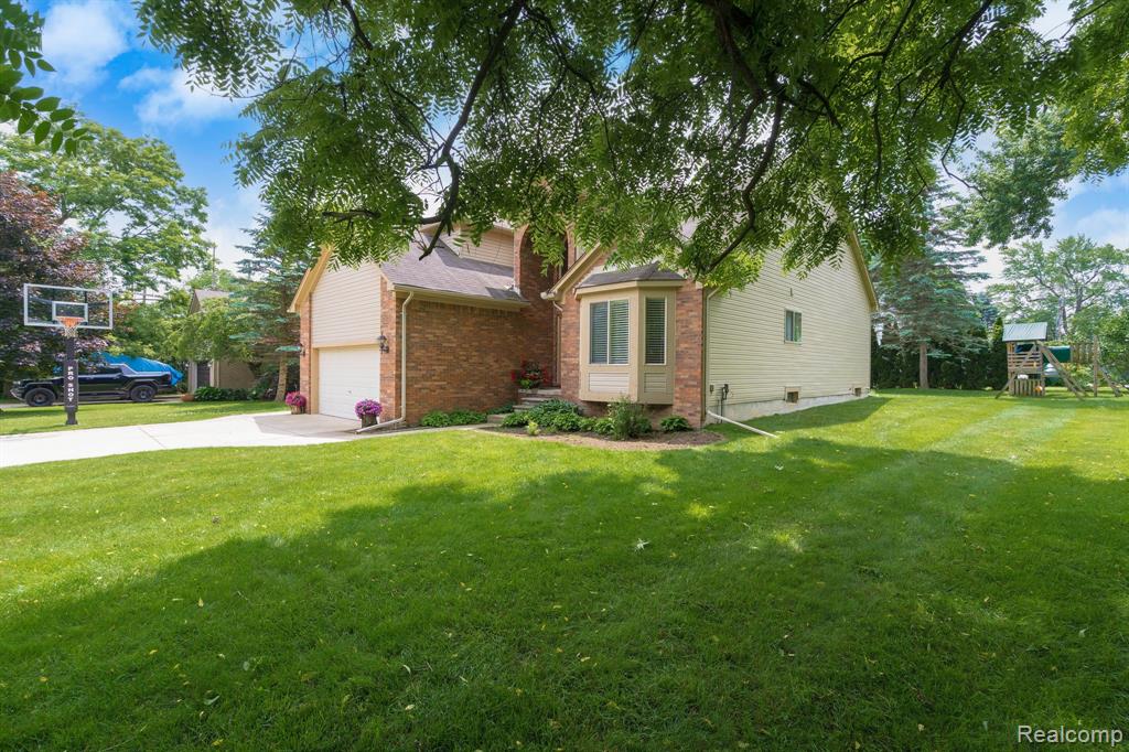 230 E Elizabeth Street, Lake Orion, MI 48362 — Photo 4