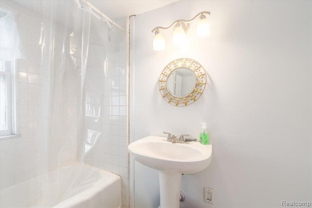 117 W HOOVER Avenue, Ann Arbor, MI 48103 — Photo 10