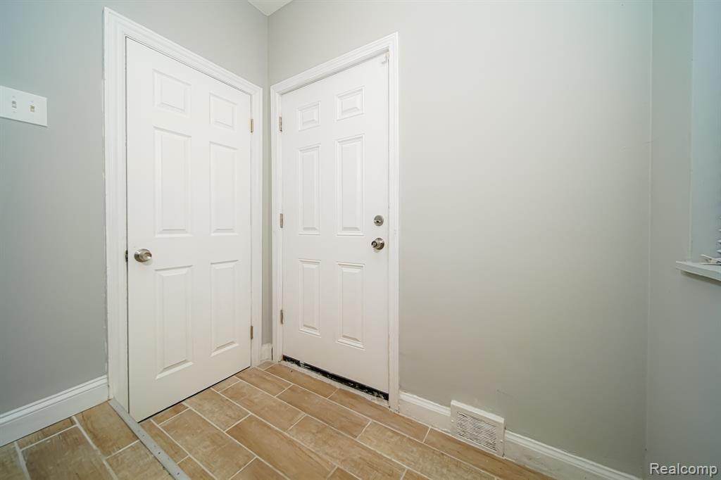 17344 WISCONSIN Street, Detroit, MI 48221 — Photo 8
