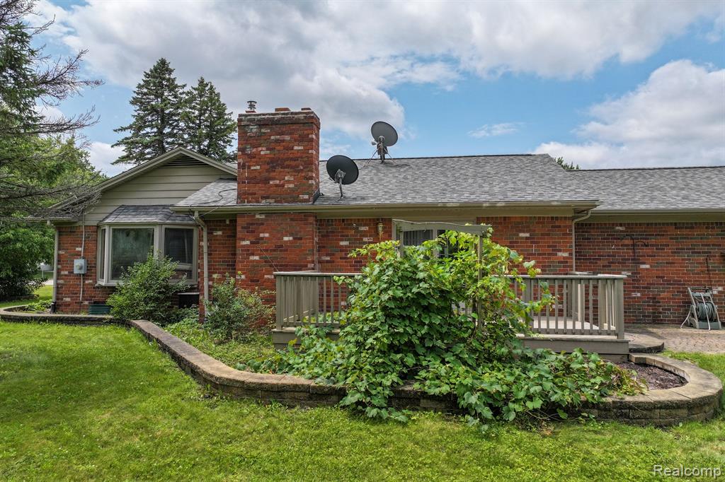 4395 OLD CARRIAGE Road, Flint, MI 48507 — Photo 6