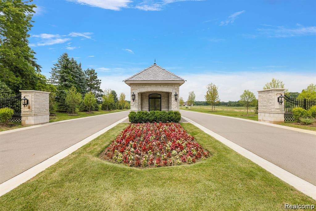 1583 Vista Drive, Oakland, MI — Photo 3