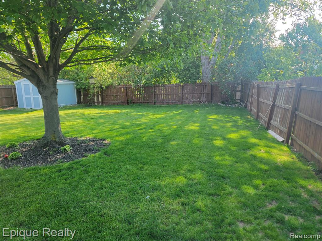 753 Applegate Drive, Marysville, MI 48040 — Photo 23