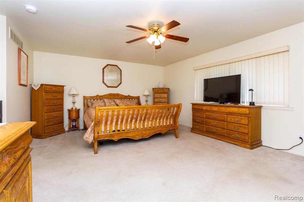772 Robbinann Drive, Waterford, MI 48328 — Photo 15