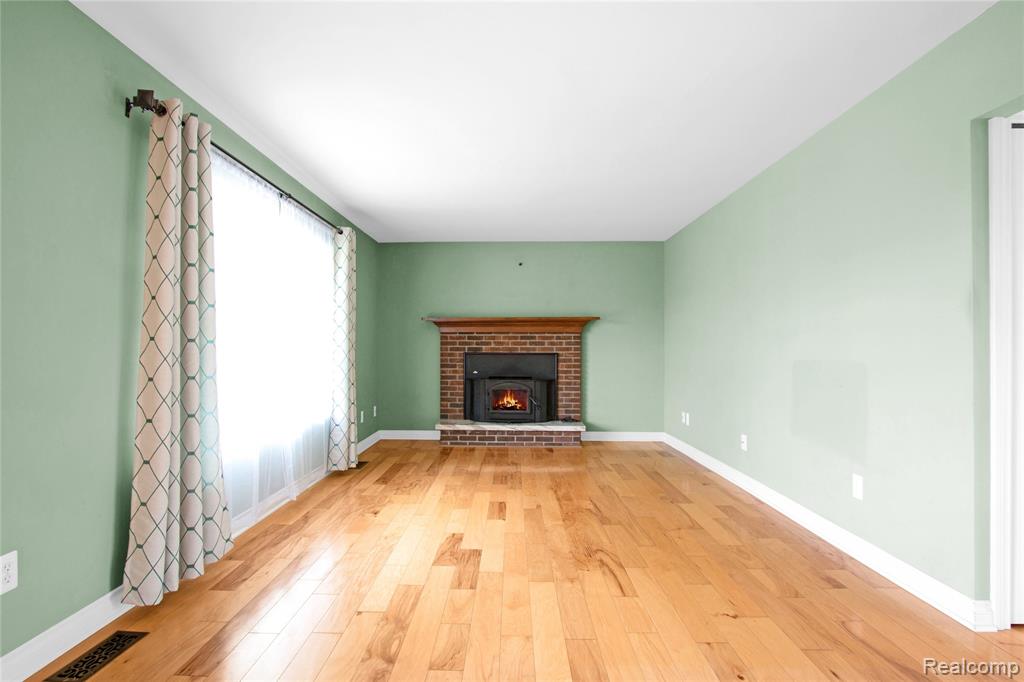 9093 Jordan Road, Grand Blanc, MI 48439 — Photo 28