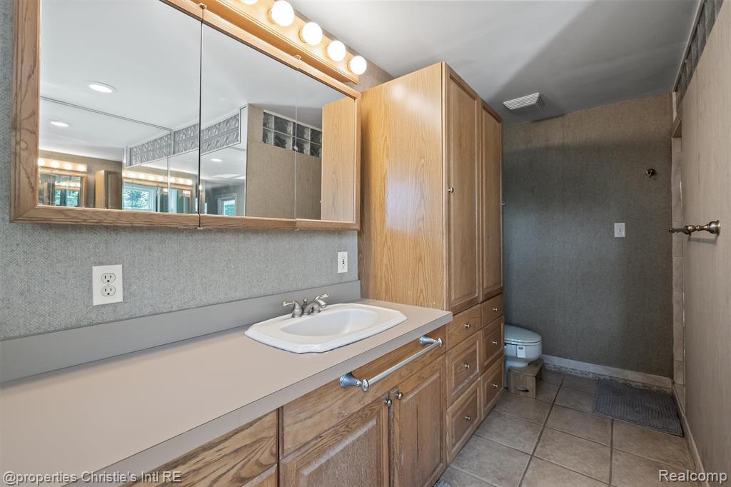 4491 N River Road, Fort Gratiot, MI 48059 — Photo 27
