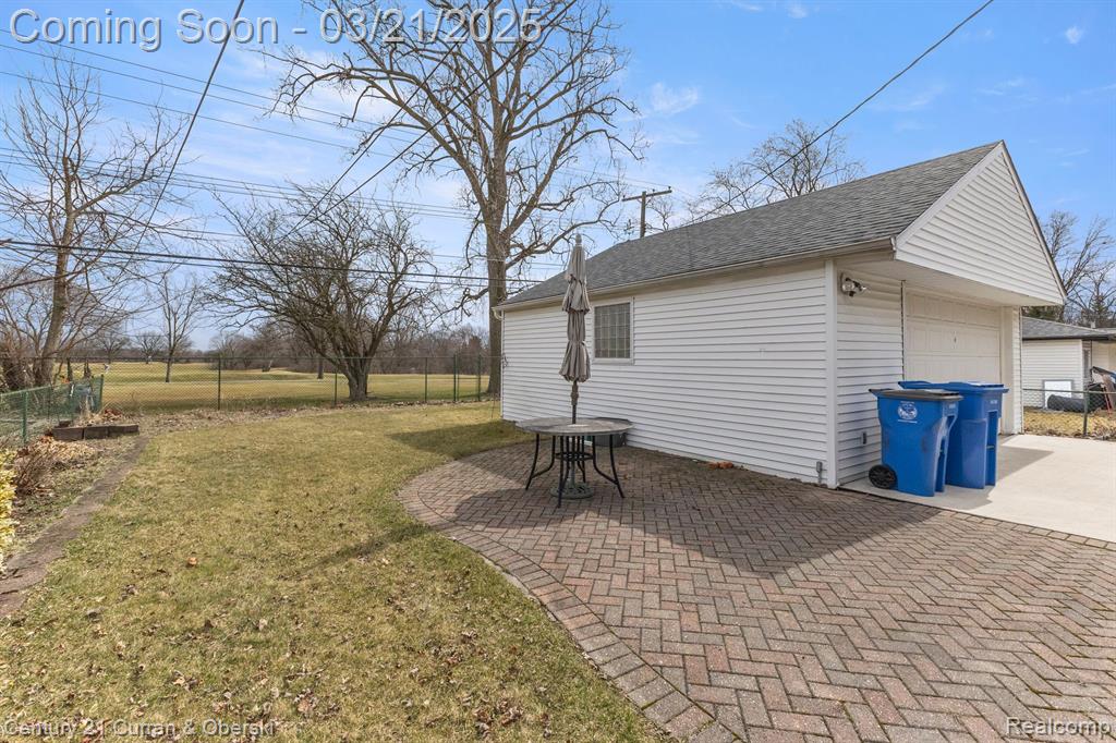 7484 N CHARLESWORTH Street, Dearborn Heights, MI 48127 — Photo 35