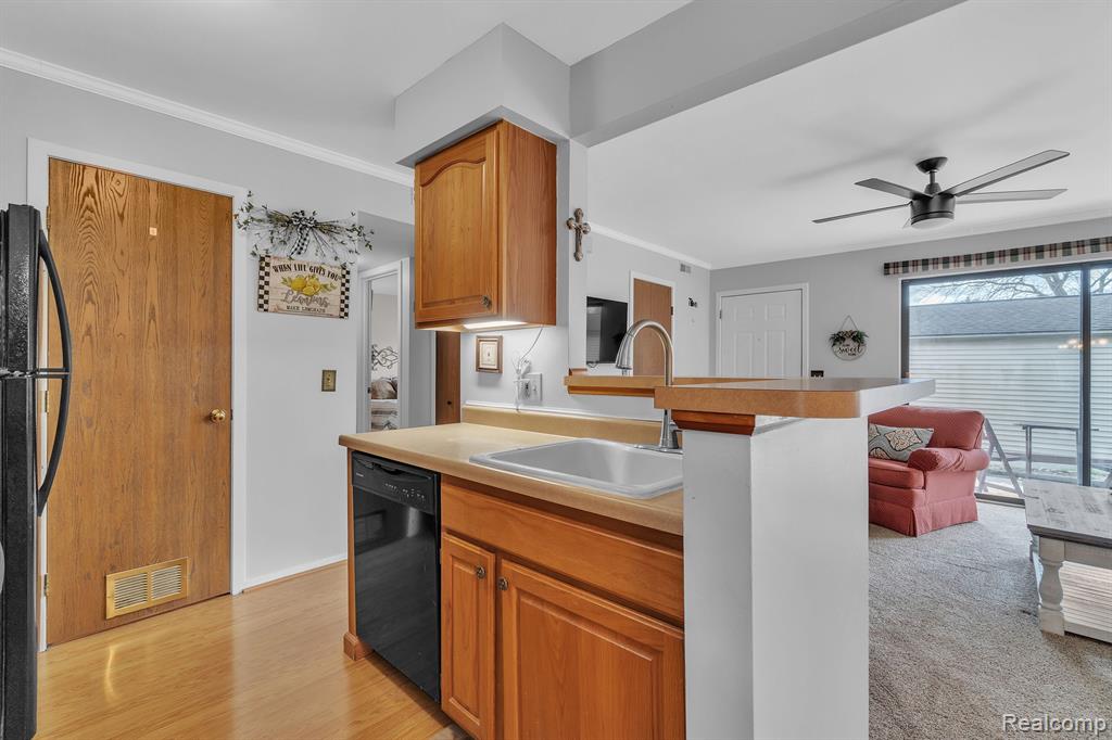 419 WATER TOWER Circle, Brighton, MI 48116 — Photo 17