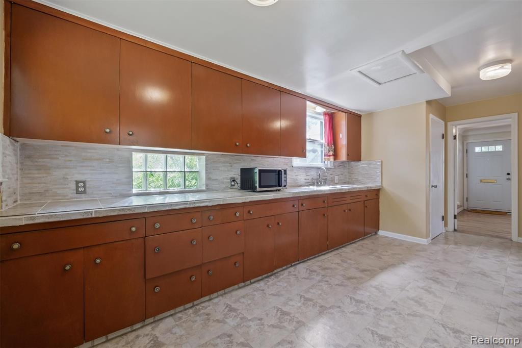 19250 Yonka Street, Detroit, MI 48234 — Photo 11