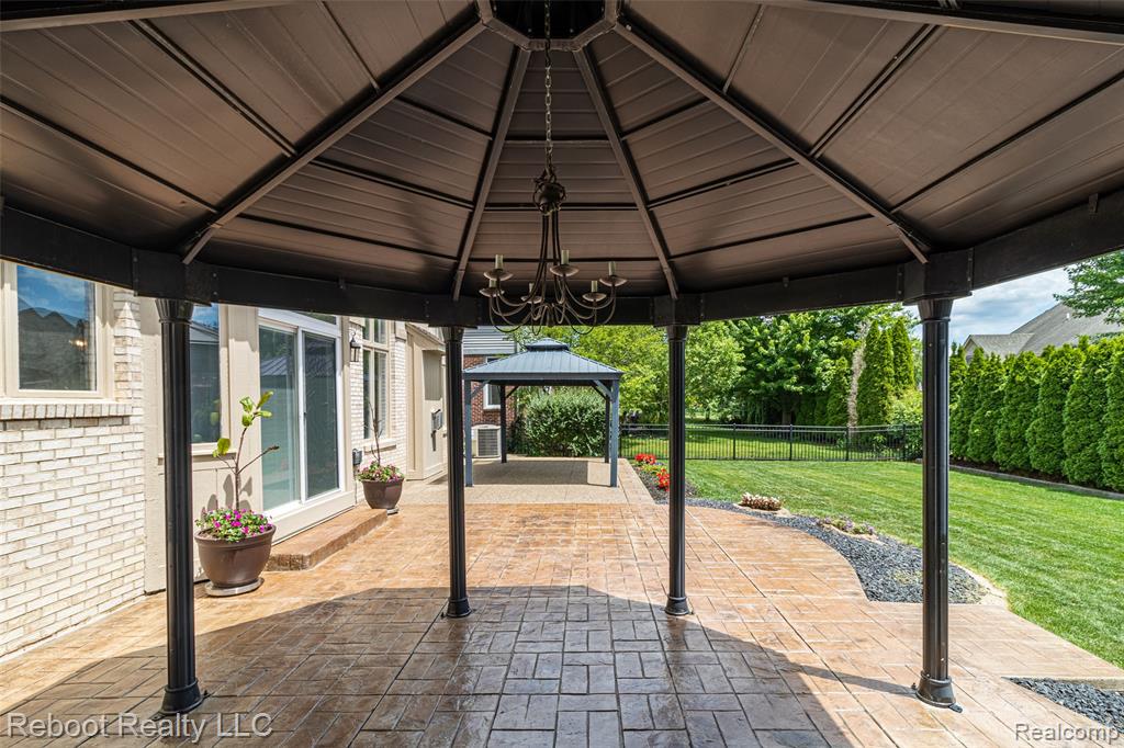 21294 Ascot Drive, Macomb, MI 48044 — Photo 9
