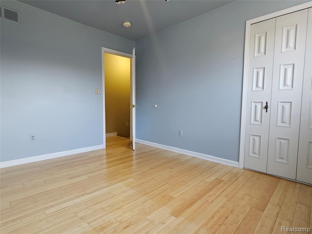 8596 Hampshire Drive, Sterling Heights, MI 48313 — Photo 15