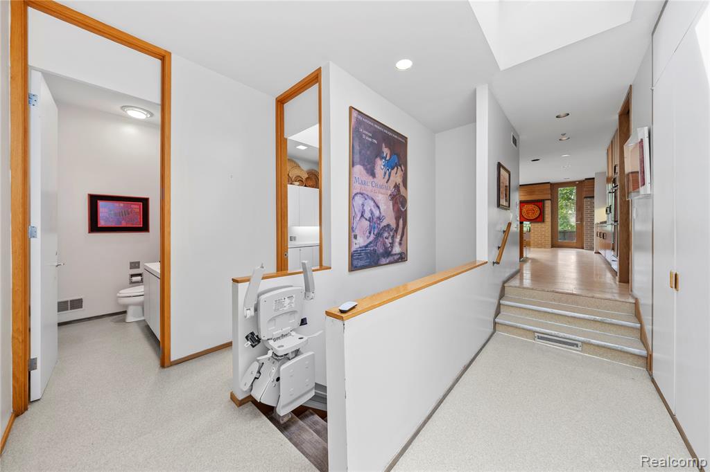 5035 Ponvalley Road, Bloomfield Hills, MI 48302 — Photo 27