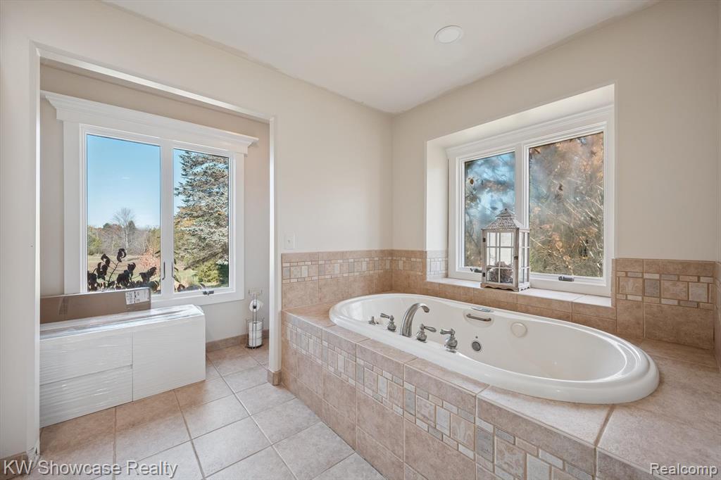 1112 W Cook Road, Grand Blanc, MI 48439 — Photo 28