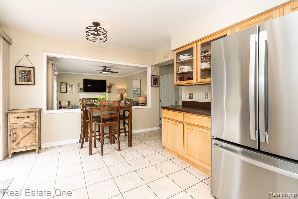 606 Whitney Drive, Rochester Hills, MI 48307 — Photo 15