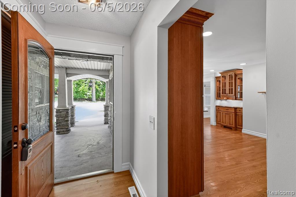419 W Walnut Street, St. Charles, MI 48655 — Photo 8