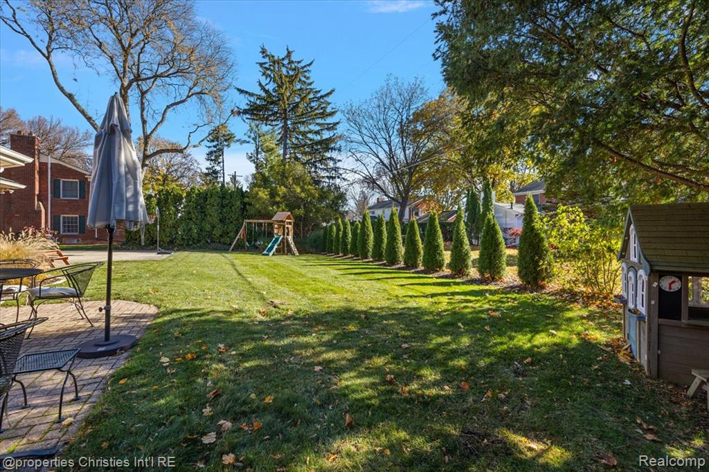 2579 Amberly Road, Bloomfield, MI 48301 — Photo 63