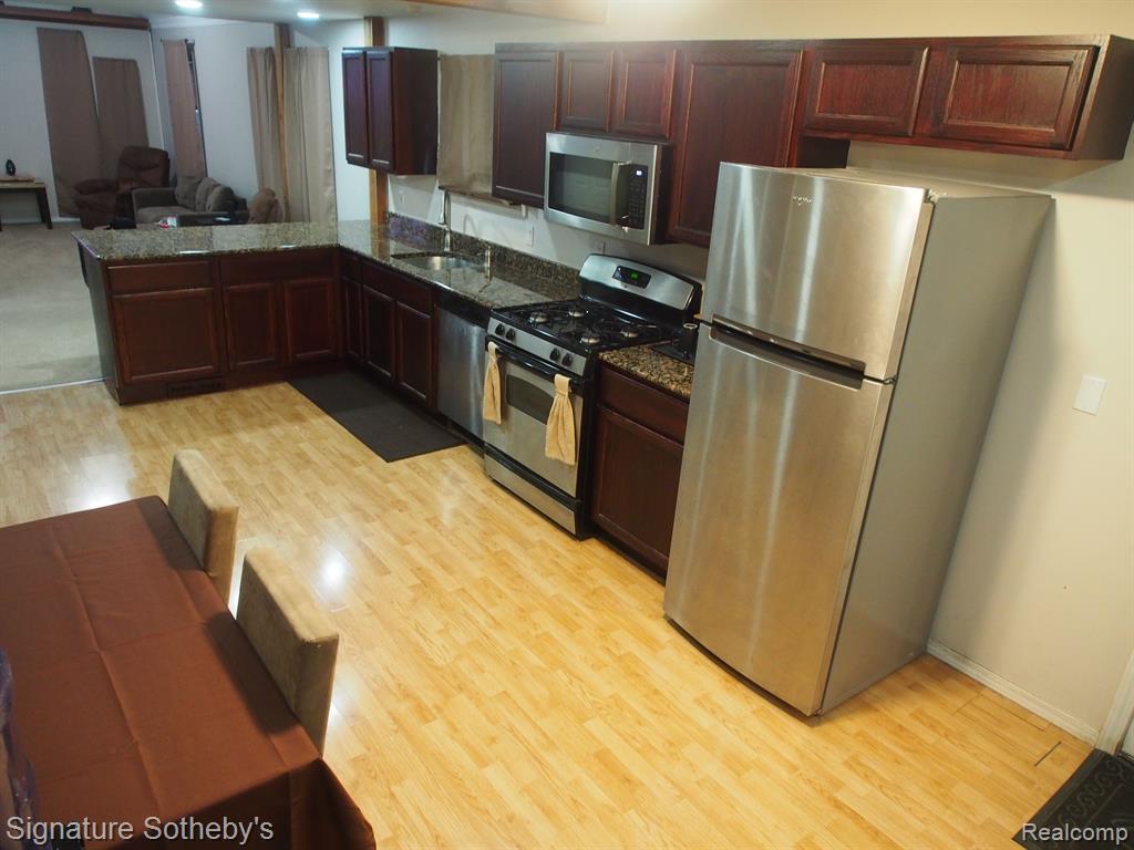 443 MARION Avenue, Waterford, MI 48328 — Photo 13