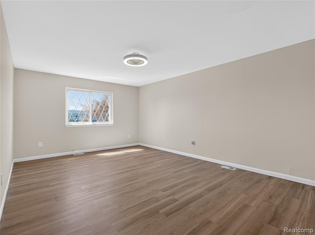 4667 Bloomfield Drive, Sterling Heights, MI 48310 — Photo 19
