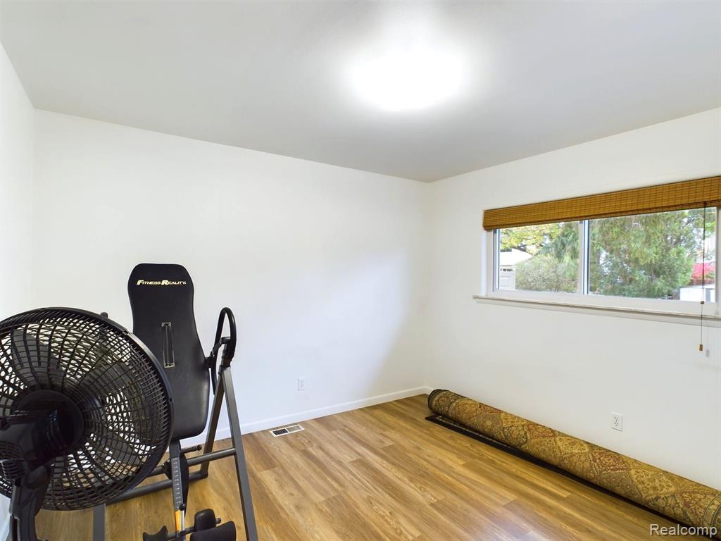 8968 DEVON Drive, Shelby Twp, MI 48317 — Photo 18