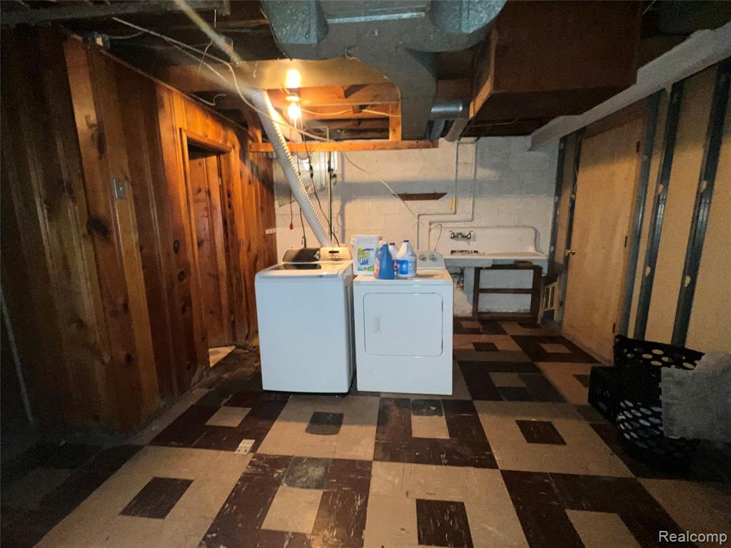 9414 Appoline Street, Detroit, MI 48228 — Photo 29
