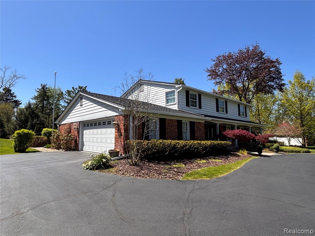 4655 Walnut Lake Road, Bloomfield Hills, MI 48301 — Photo 36