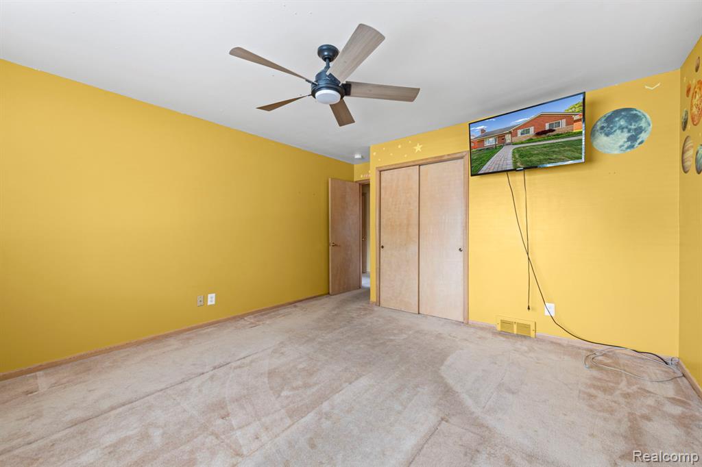 20085 Wedgewood Drive, Grosse Pointe Woods, MI 48236 — Photo 22