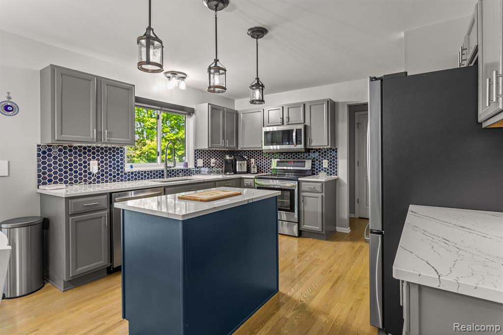 48464 GREENWICH Lane, Canton, MI 48188 — Photo 9