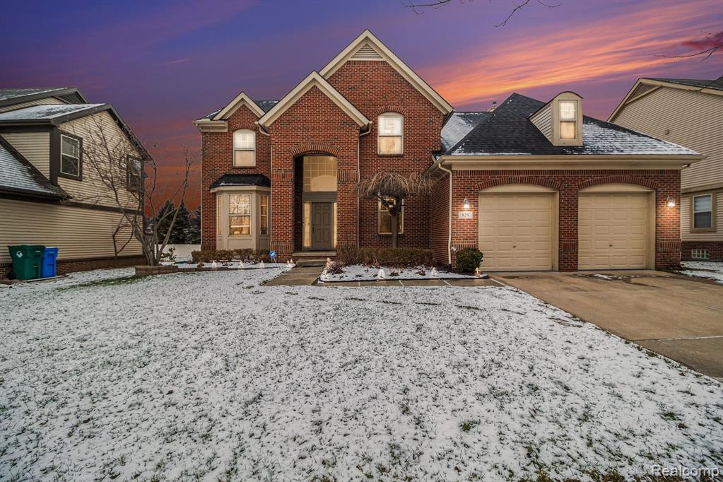 829 Grandview Drive, Commerce Twp, MI 48390 — Photo 2